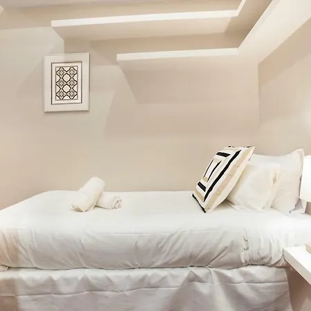 Stay U-Nique Apartments Calvet Barcellona Esterno foto